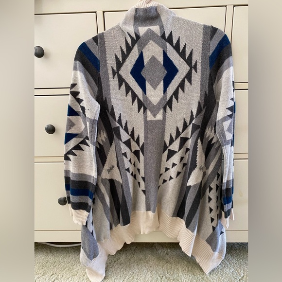 2000s Pink Republic Aztec print cardigan - Picture 2 of 5